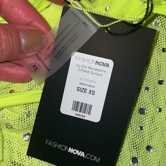 Brand new with tags still. 2 piece neon yellow fashionnova Rhinestone “sun suit” - Picture 5 of 9